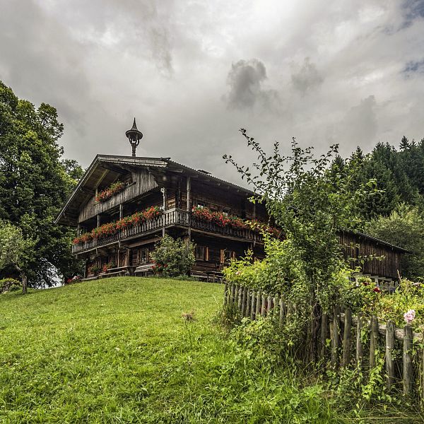 bergdoktorwohnhaus-koepfing-soell-1