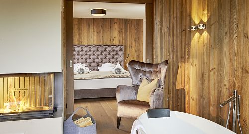 Gemütliches Schlafzimmer- und Badezimmerdesign