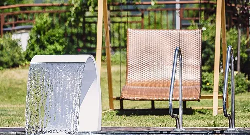 Poollandschaft im Freien