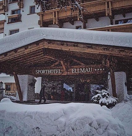 Sporthotel im Winter